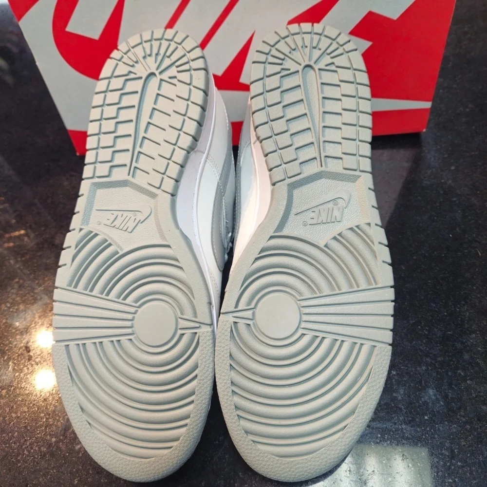Summit White/Platinum Tint-White-Light Smoke Grey Style Code: DV0831-106 sz 10